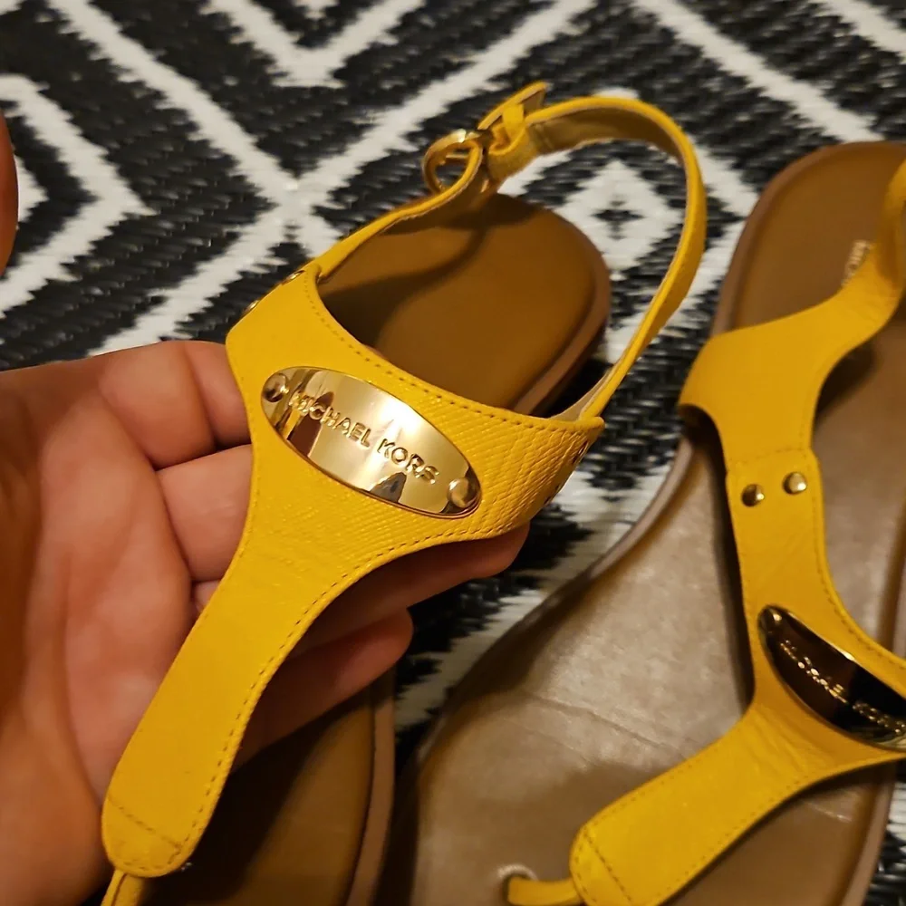 Michael Kors  Leather Sandals 8.5 - Picture 3 of 7